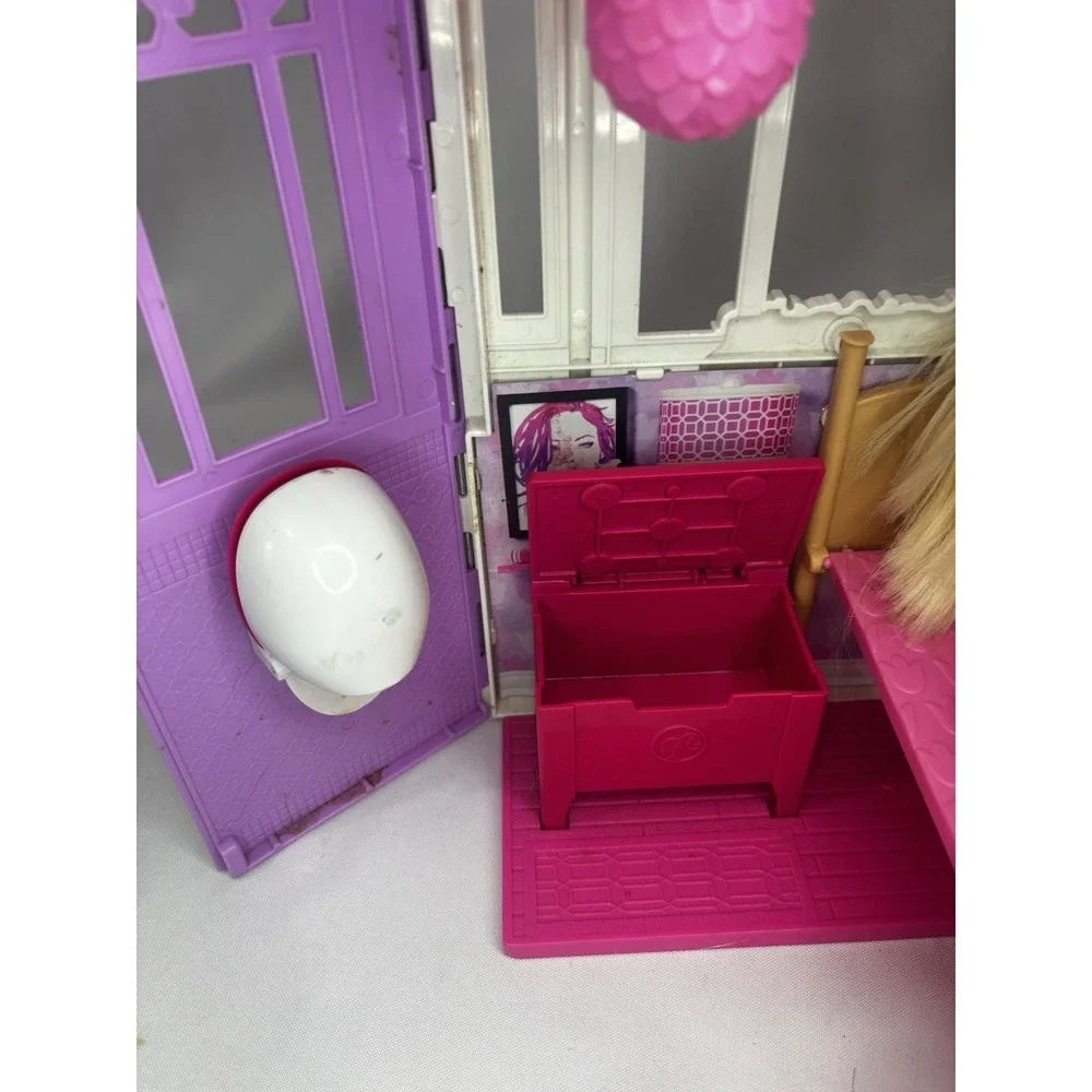 Mattel Barbie Glam Getaway House Pink & White Fold-Up Playset 2014 + Accessories